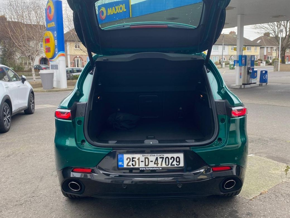 2025 Alfa Romeo Tonale - image 8