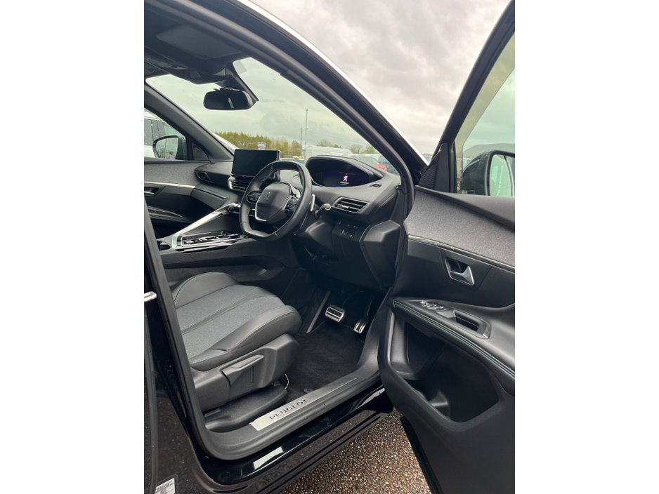 2023 Peugeot 3008 1.2 PureTech 130bhp Auto 6.4 Allure