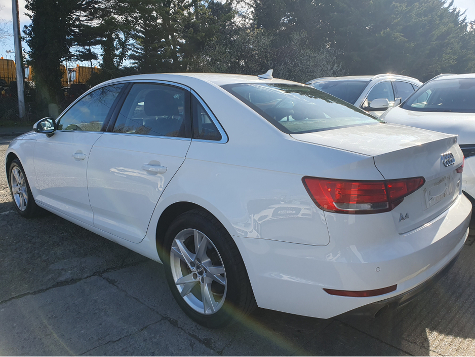 2016 Audi A4 - image 4