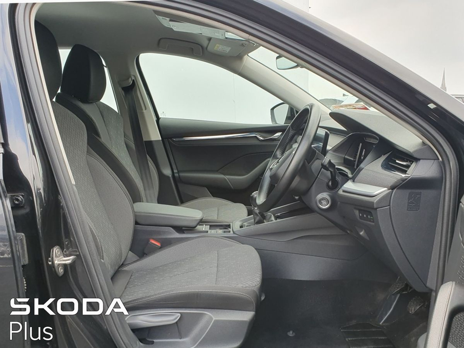 2022 Skoda Octavia - image 8