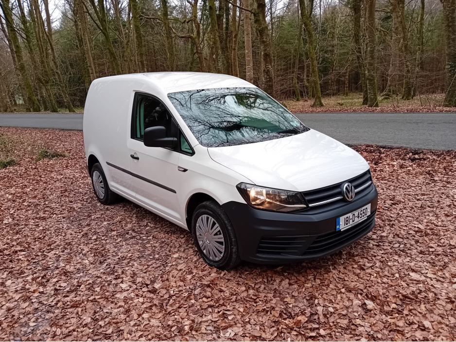 2018 Volkswagen Caddy - image 3