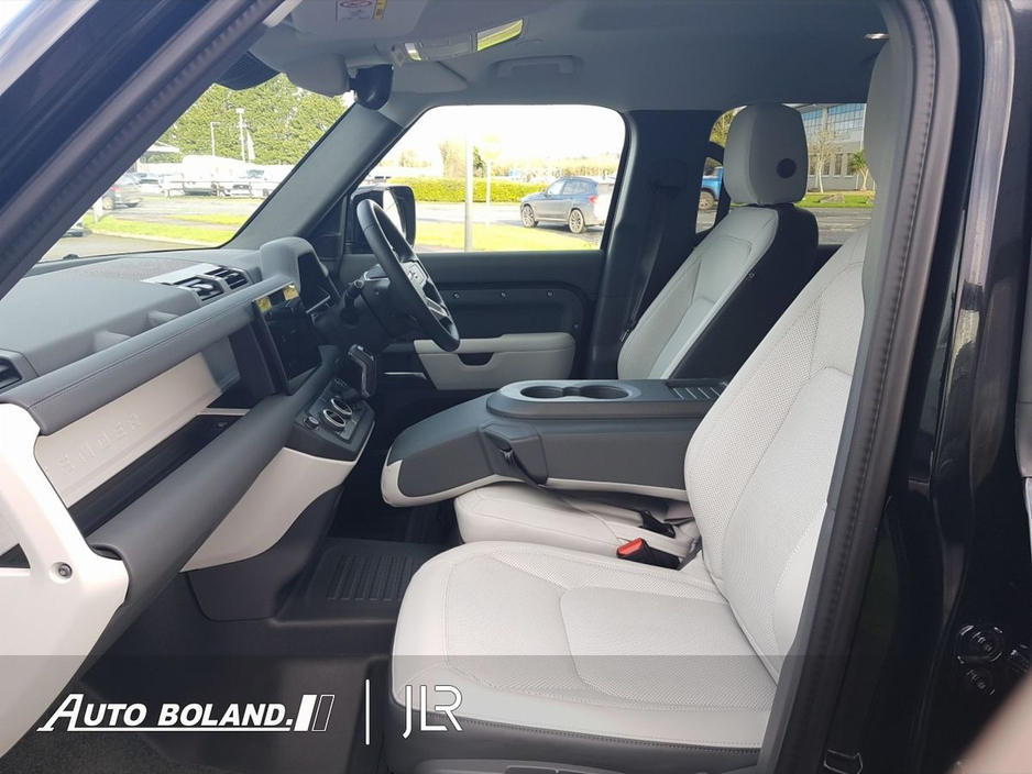2025 Land Rover Defender - image 3