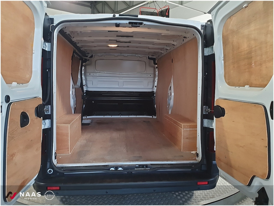 2024 Renault Trafic - image 12