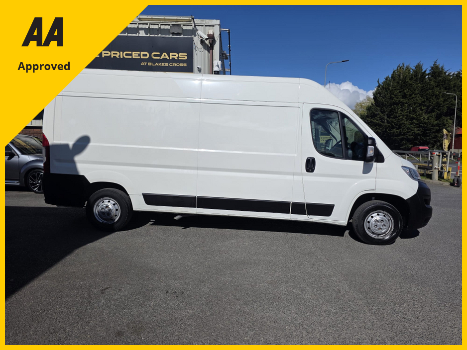 2020 Citroen Relay - image 5