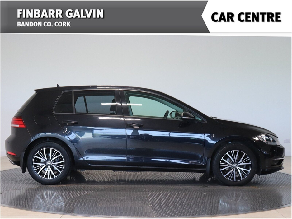 2017 Volkswagen Golf - image 8