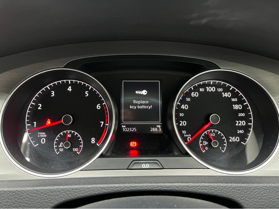 2016 Volkswagen Golf - image 20