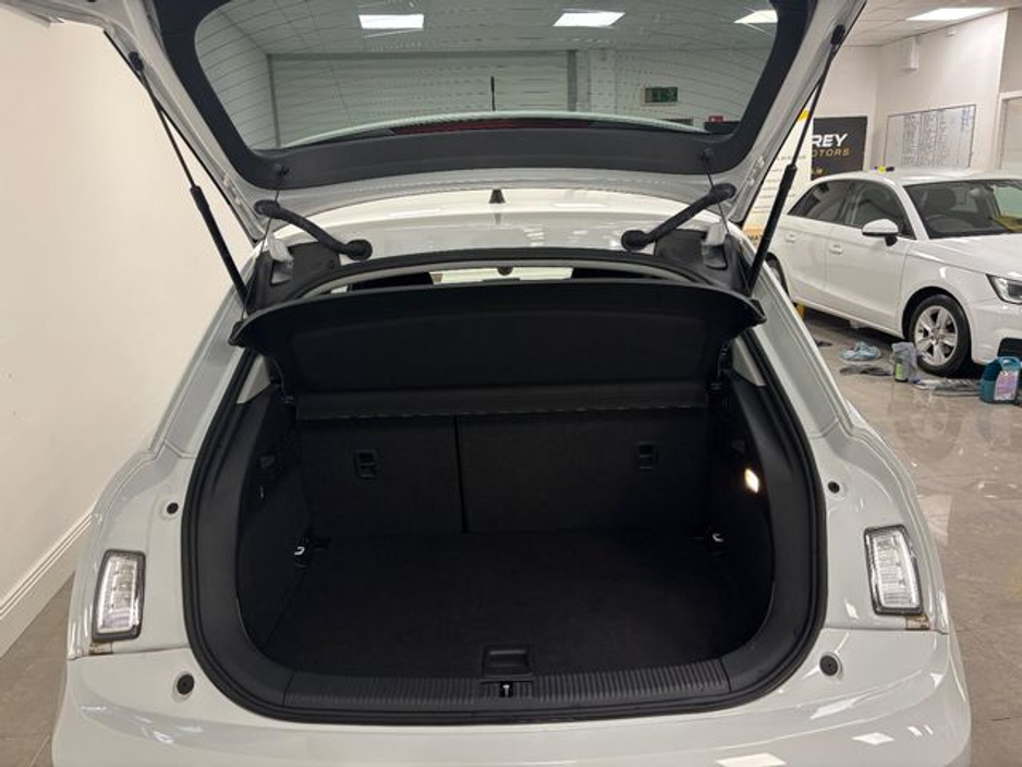 2016 Audi A1 1.0TFSI 95HP S Tronic SE €13,250