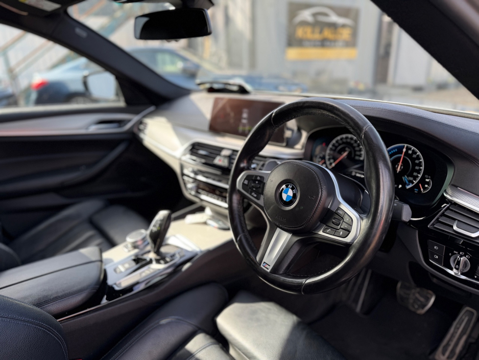 2018 BMW 5 Series - image 11