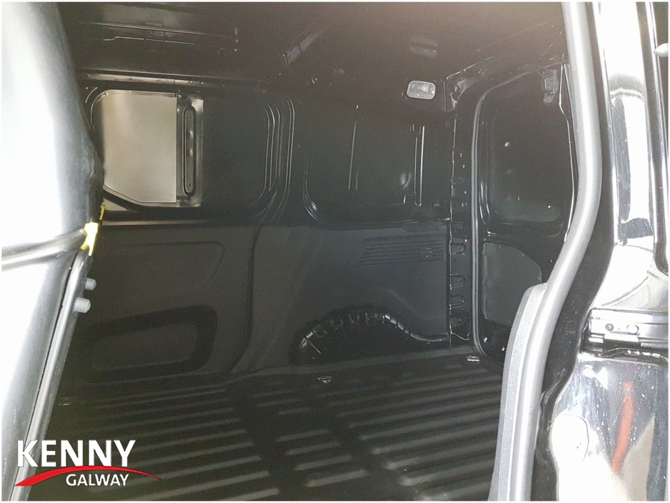 2024 Peugeot Partner - image 13