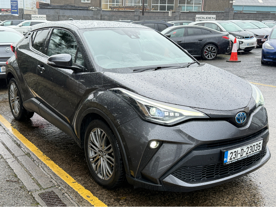 2023 Toyota C-HR HYBRID..Keyless Entry..Apple CarPlay €22,750