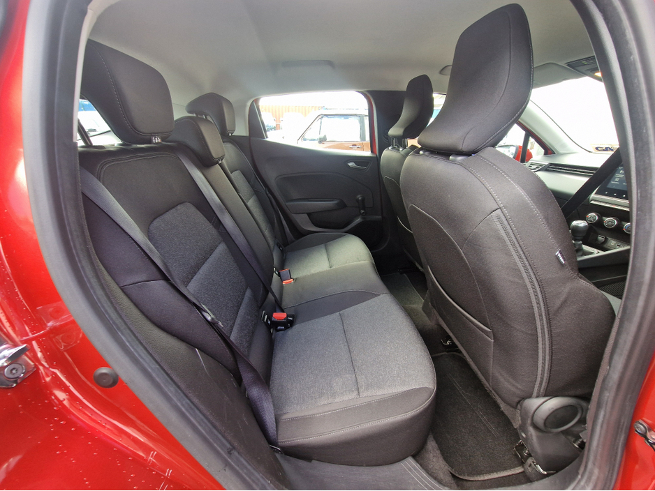 2022 Renault Clio - image 31