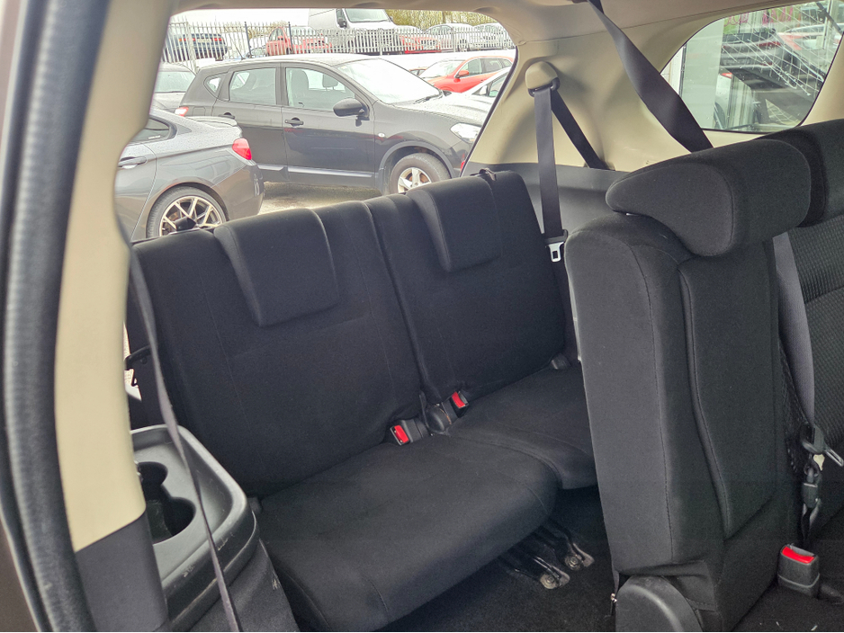 2016 Mitsubishi Outlander - image 6