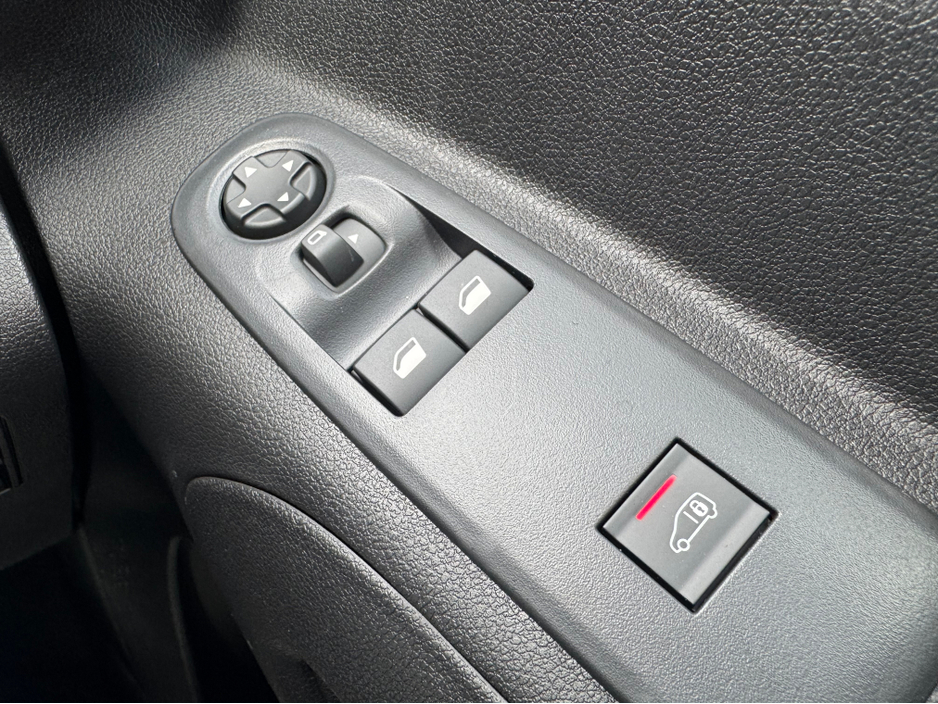 2026 Citroen Berlingo - image 33