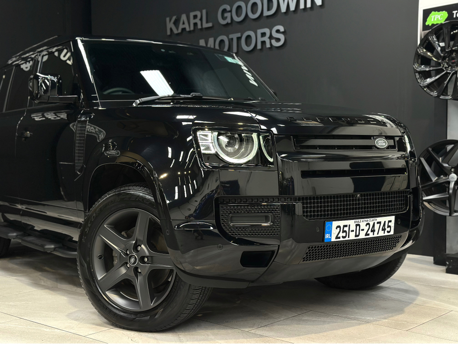 2025 Land Rover Defender - image 2