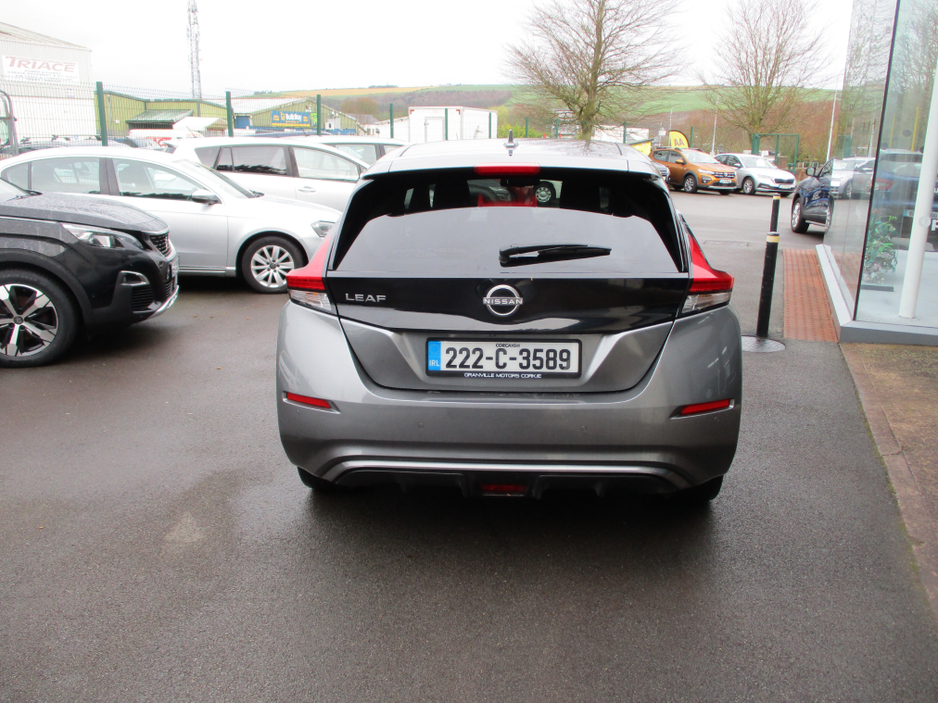 2022 Nissan Leaf - image 6