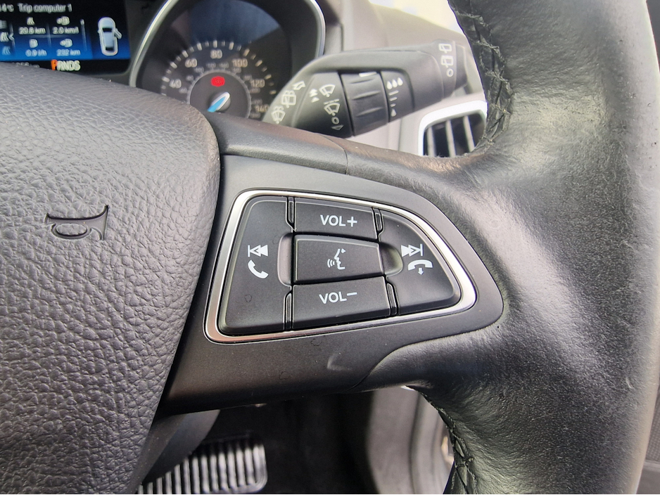 2015 Ford Focus - image 18