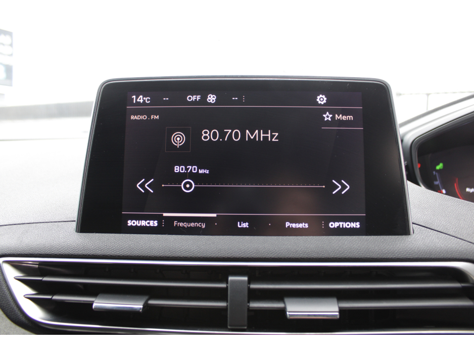 2019 Peugeot 5008 - image 14