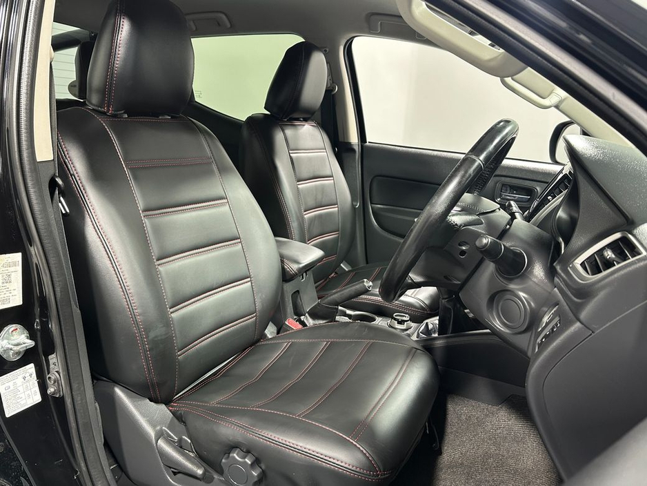 2020 Mitsubishi L200 - image 10