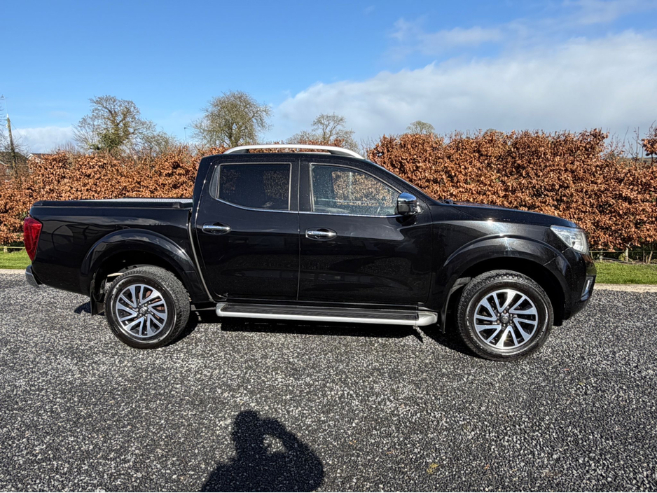 2016 Nissan Np300 - image 3