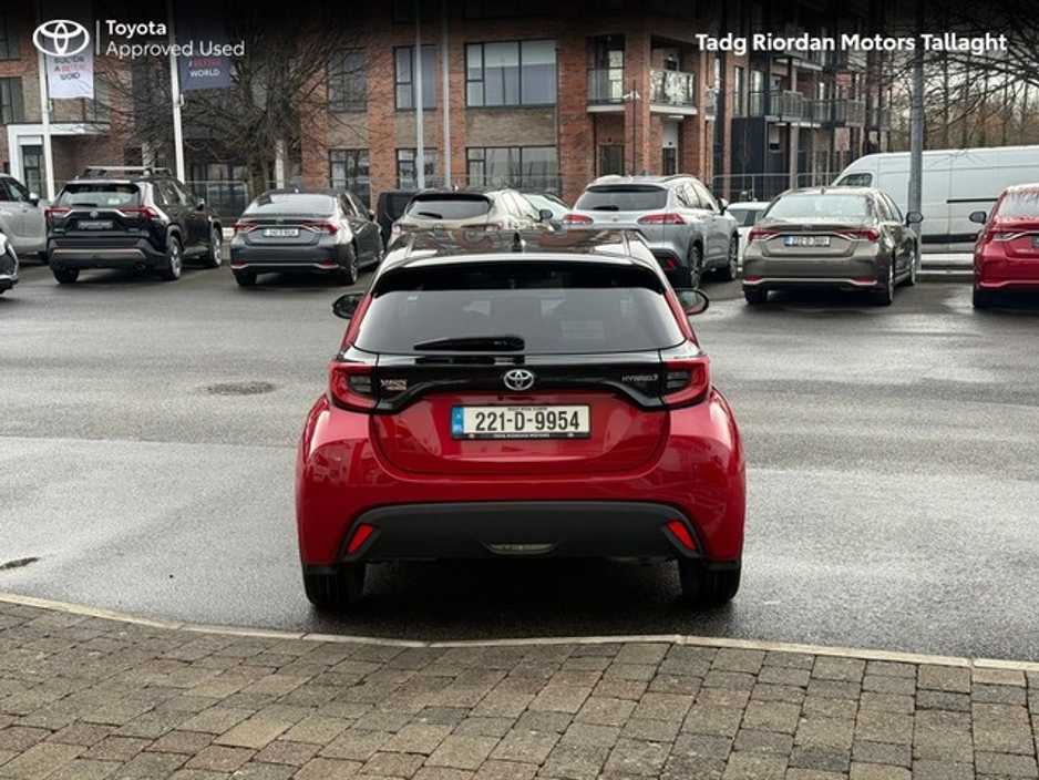 2022 Toyota Yaris - image 4