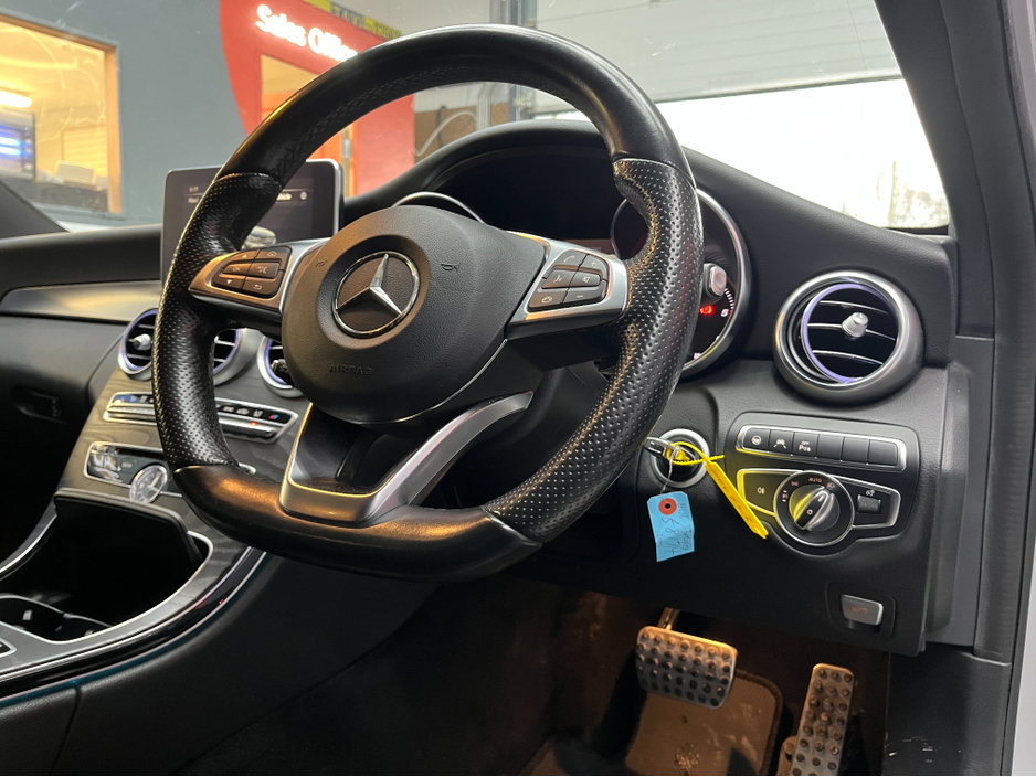 2017 Mercedes-Benz C Class 2017 MERCEDES-BENZ C220D LAUREUS EDITION 2.2 AUTOMATIC / CRUISE CONTROL / REVERSE CAMERA / ELECTRIC MEMORY & HEATED SEATS / PADDLE SHIFTERS / AMBIENT LIGHTS AND MORE