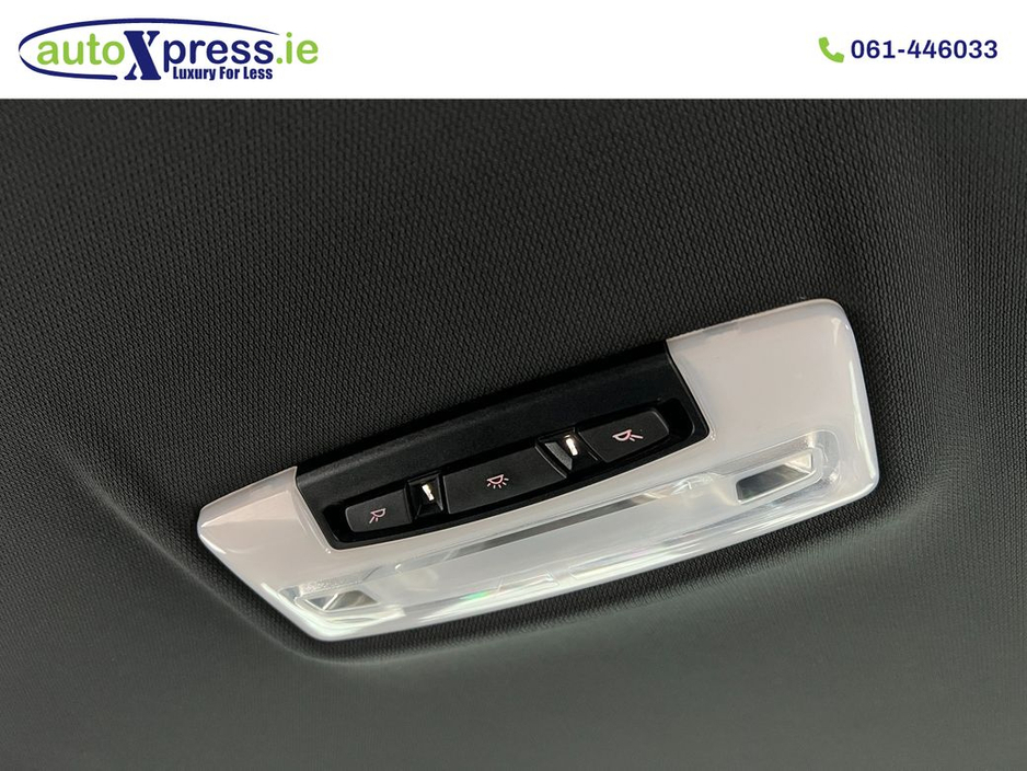 2017 BMW 3 Series - image 27