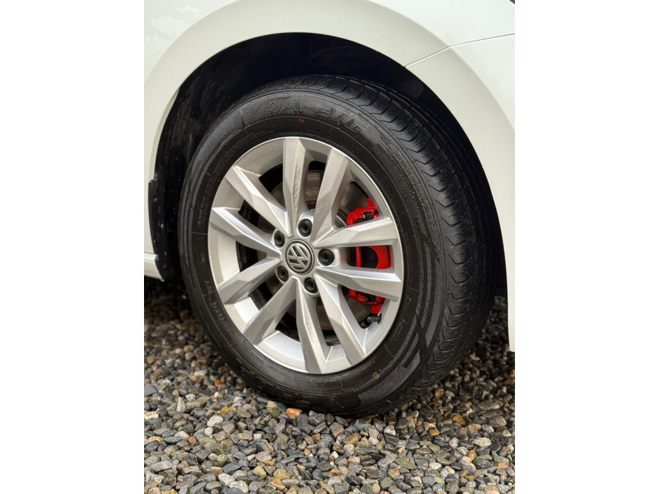 2018 Volkswagen Touran - image 20