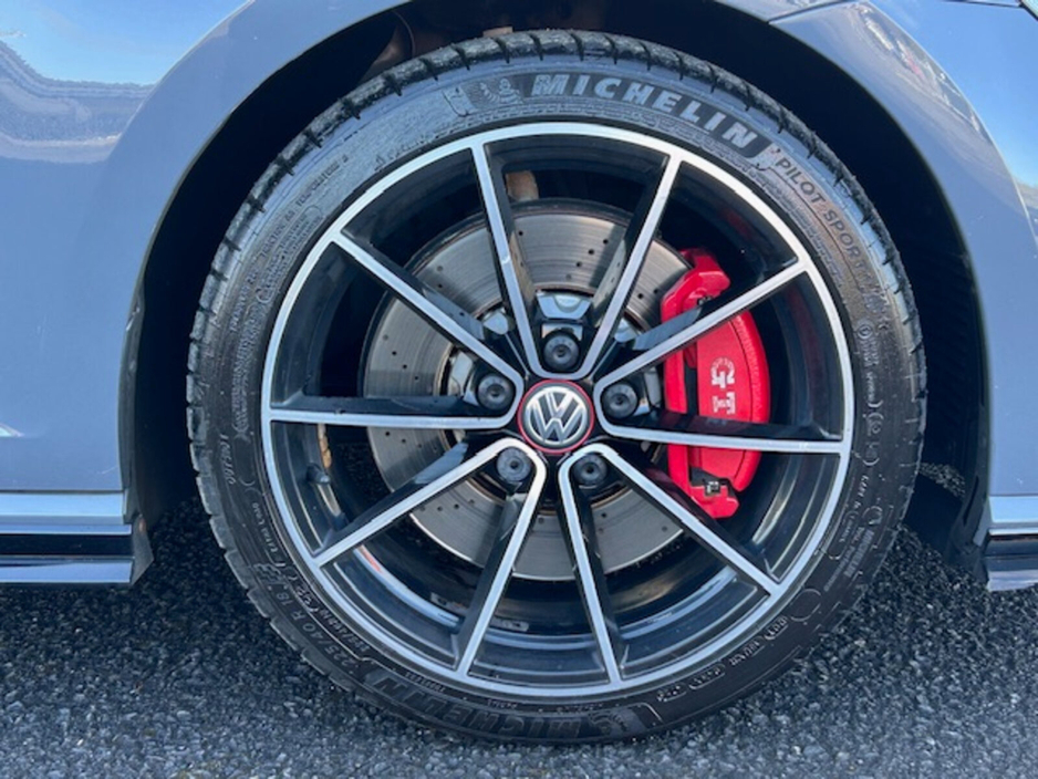 2019 Volkswagen Golf - image 10