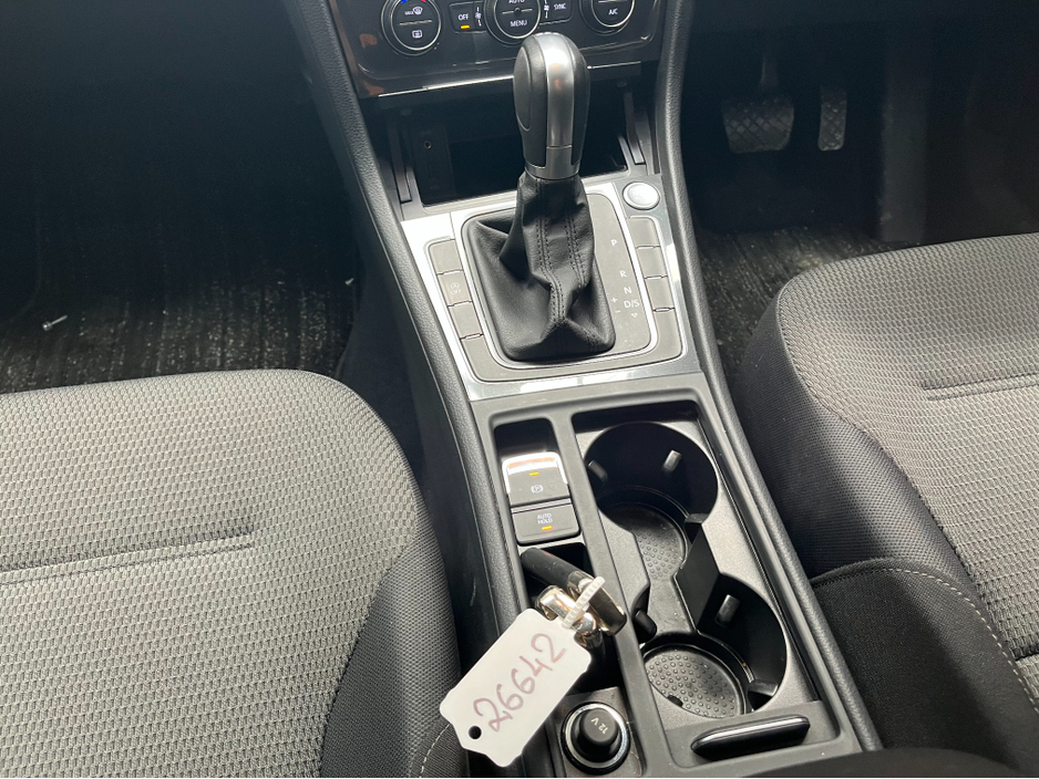 2018 Volkswagen Golf - image 15