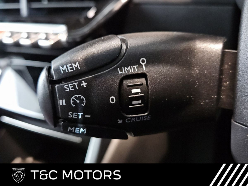 2023 Peugeot 2008 Automatic - Heated Seats - Reversing Camera & Sensors, 18" Diamond Cut Alloy Wheels, Cruise Control, Apple Car Play/Android Auto €27,995