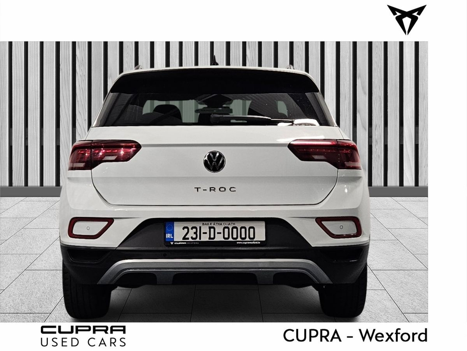 2023 Volkswagen T-Roc - image 5