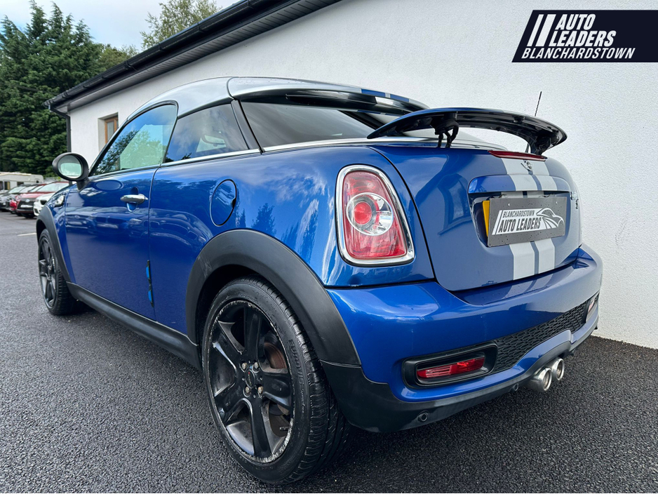 2011 MINI Cooper - image 7