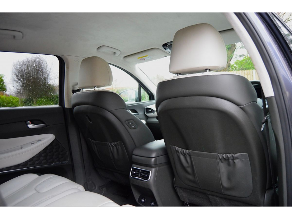 2022 Hyundai Santa Fe 1.6 PHEV 4WD Executive Plus Auto €43,995