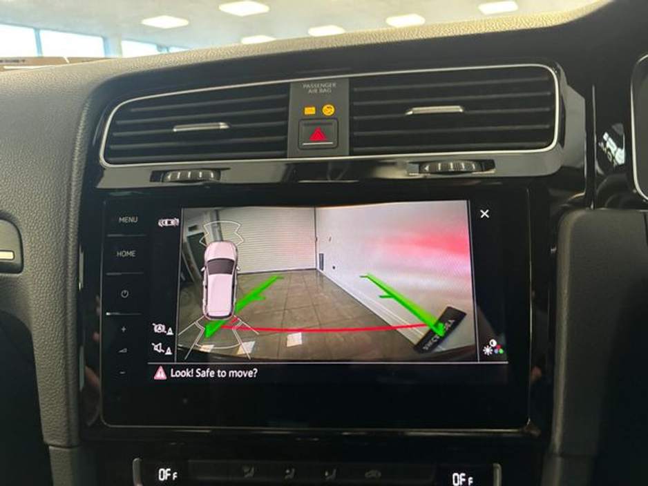 2018 Volkswagen Golf - image 7