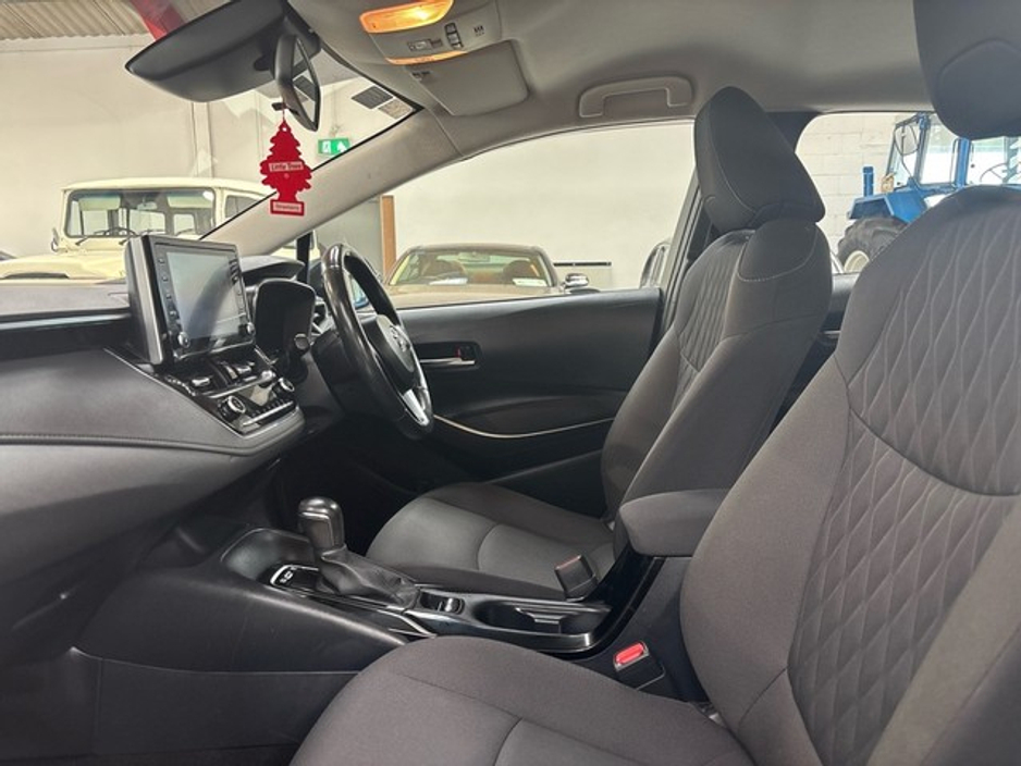 2022 Toyota Corolla - image 6