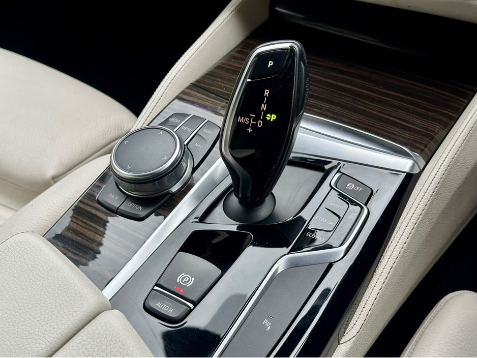 2017 BMW 5 Series M SPORT 4DR AUTO