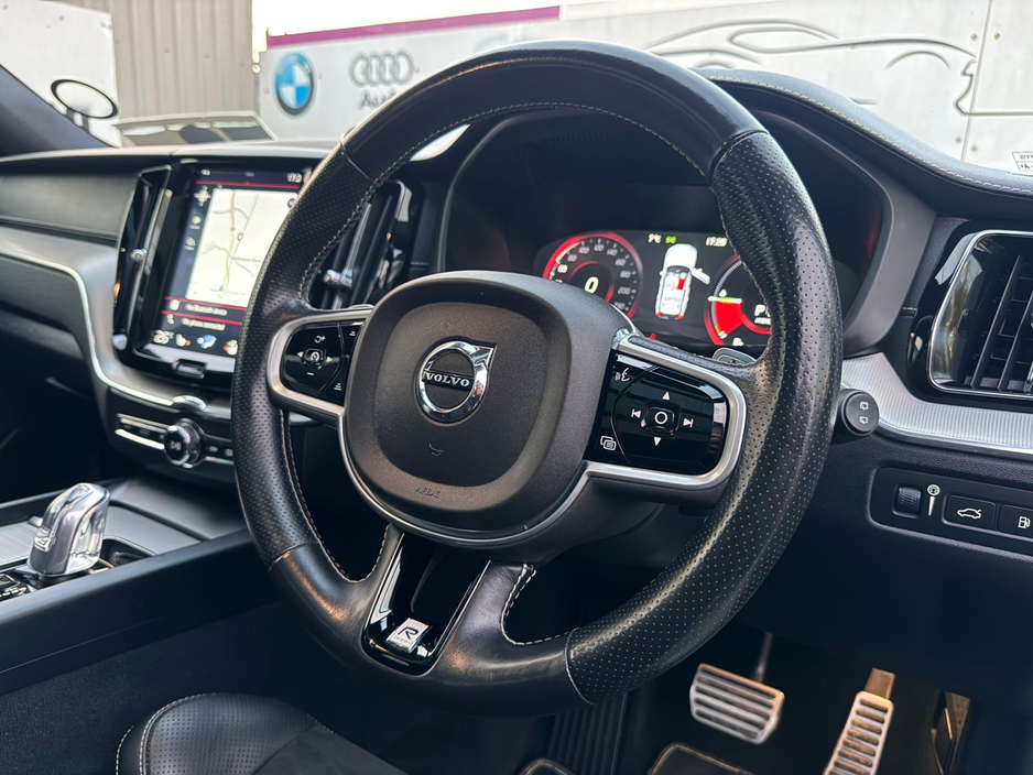 2018 Volvo XC60 2.0 T8 R-DESIGN PRO AWD 303PS AUTO B4 MOMENTUM 197HP 5DR A €29,800