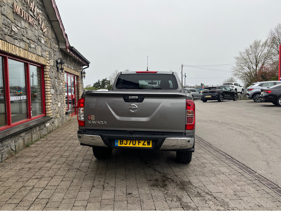 2020 Nissan Navara - image 8