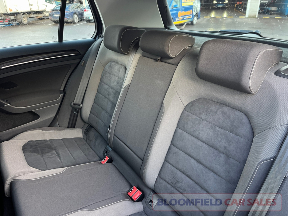 2015 Volkswagen Golf HIGHLINE , AUTO // LOW MILEAGE €13,950