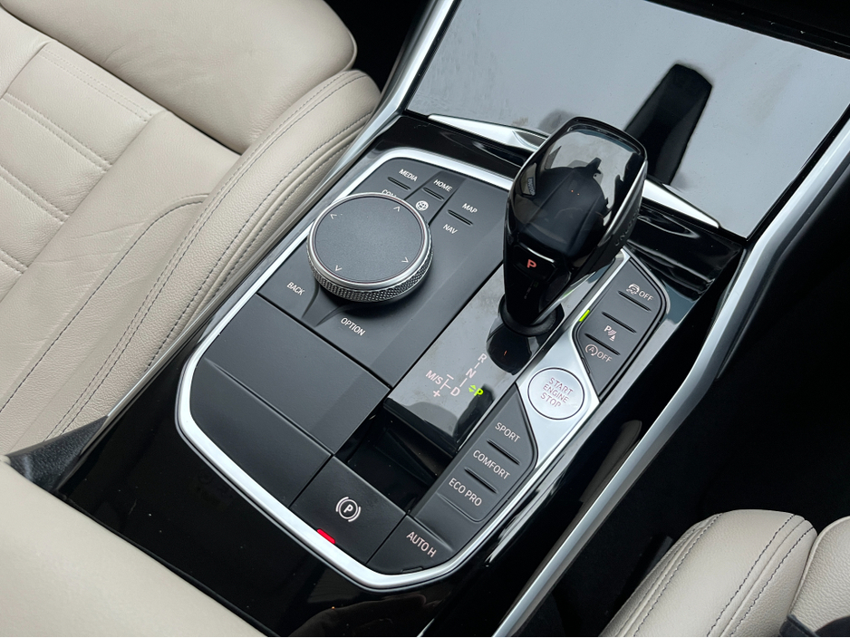 2019 BMW 3 Series 320D SPORT AUTOMATIC 2.0 DIESEL //REVERSE CAMERA//FULL LEATHER HEATED SEATS//CARPLAY// €26,950