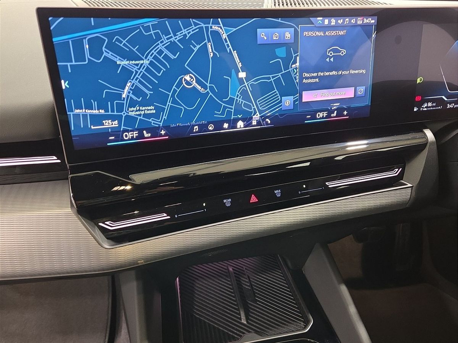 2024 BMW 5 Series - image 8