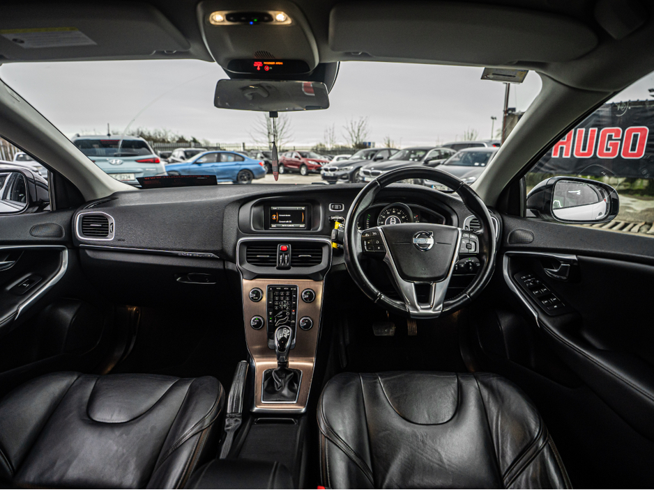 2014 Volvo V40 2014 Volvo V40 Cross Country Auto/New NCT/Warranty €10,888