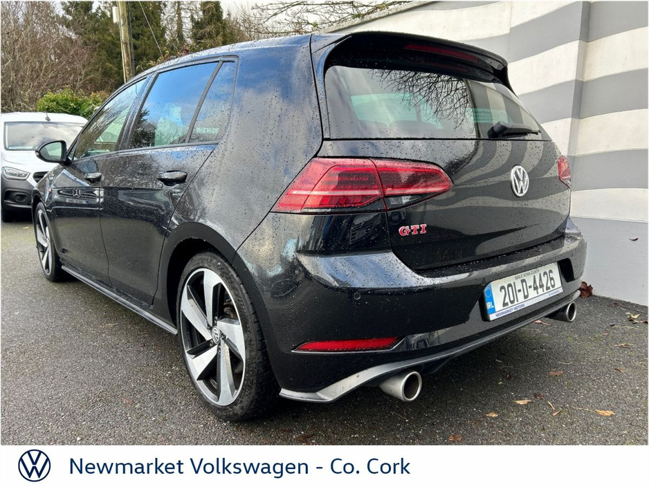 2020 Volkswagen Golf - image 23