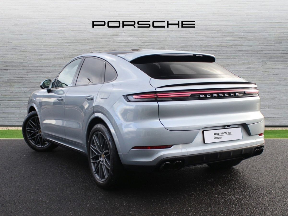 2024 Porsche Cayenne E-Hybrid Coupe €105,000