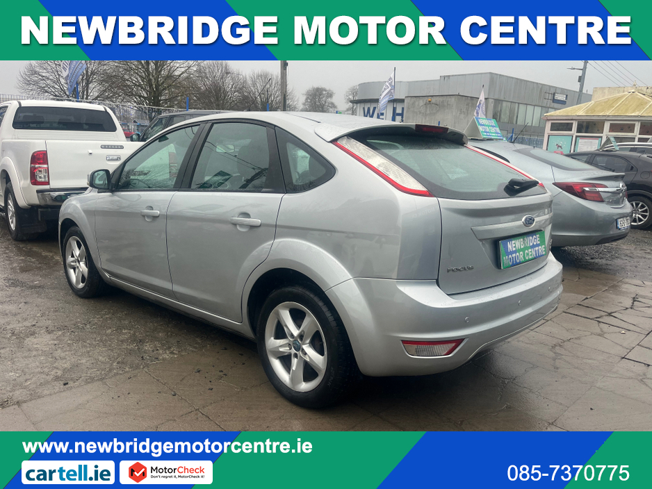 2010 Ford Focus - image 6