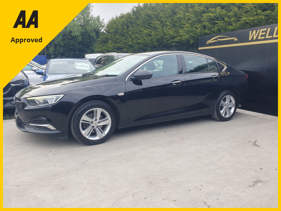 2017 Vauxhall Insignia - image 12