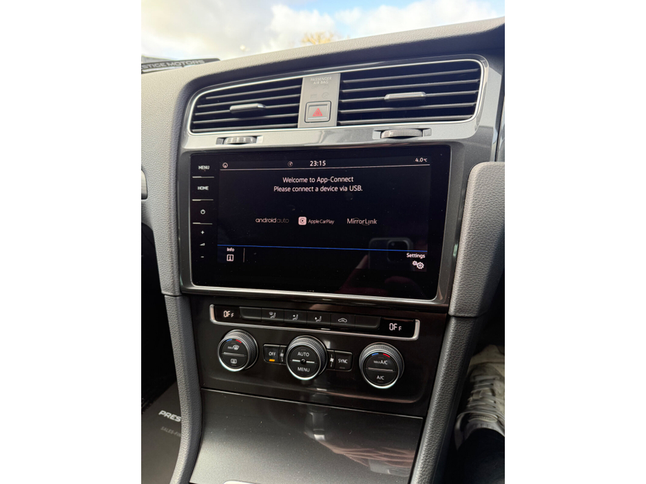 2018 Volkswagen Golf - image 19