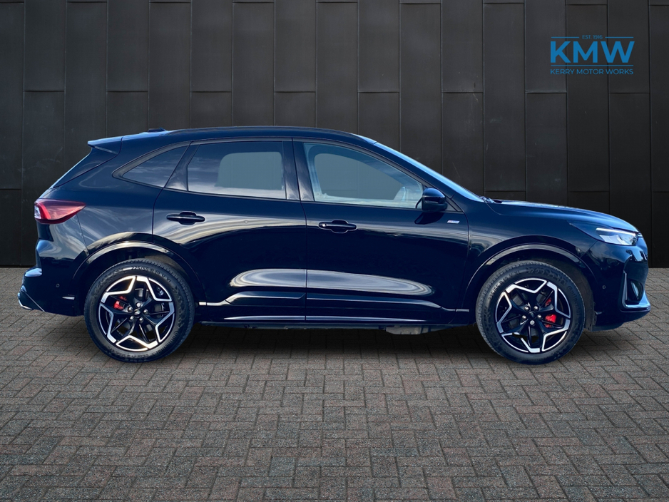 2025 Ford Kuga - image 4
