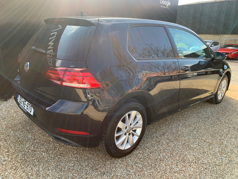 2019 Volkswagen Golf - image 3