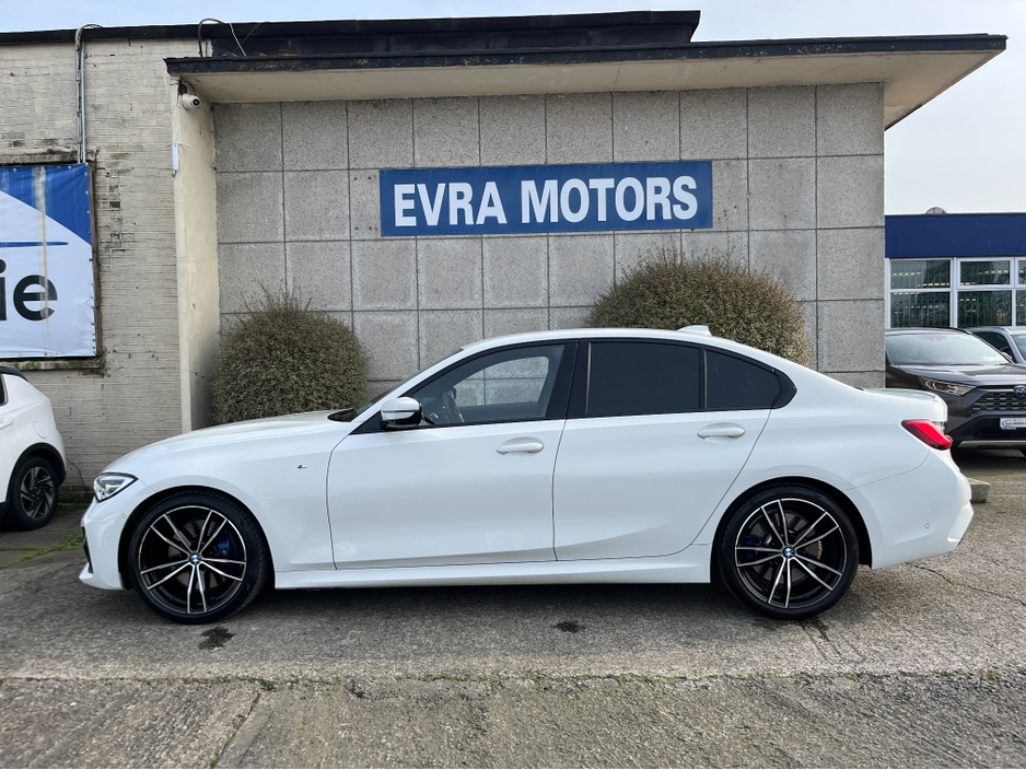 2020 BMW 3 Series - image 6